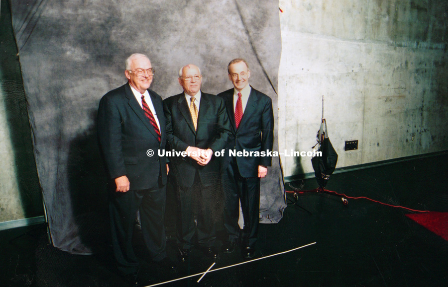The E.N. Thompson Forum on World Issues presented the fourth speaker of its 2001-2002 schedule, Mikhail Sergeyevich Gorbachev, former president of the Soviet Union.